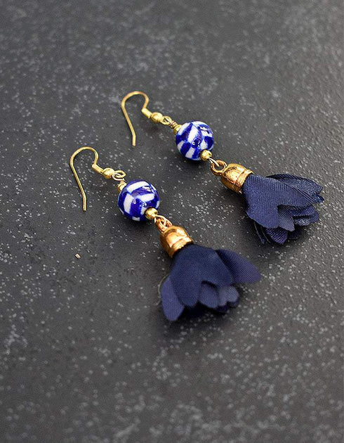 Single Blue Pottery Bead Earrings With Satin Funda
